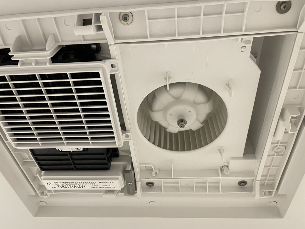 お風呂場ファン機能を備えた機械の画像